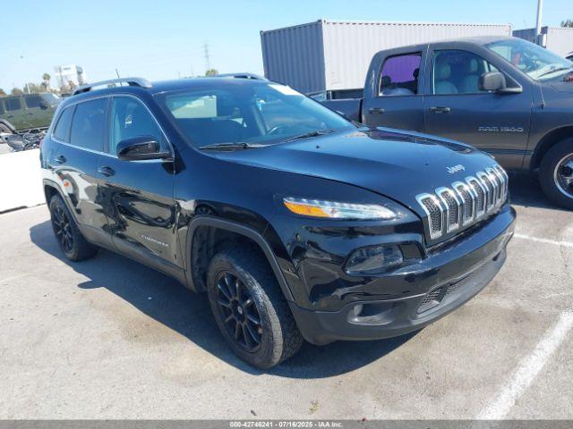  Salvage Jeep Cherokee