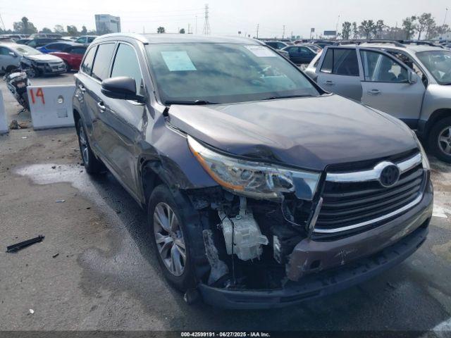  Salvage Toyota Highlander