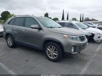  Salvage Kia Sorento