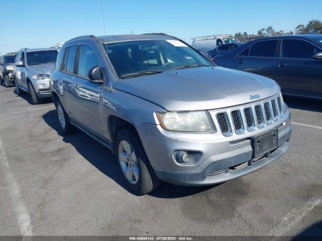  Salvage Jeep Compass
