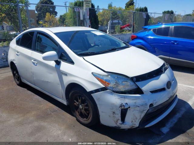  Salvage Toyota Prius