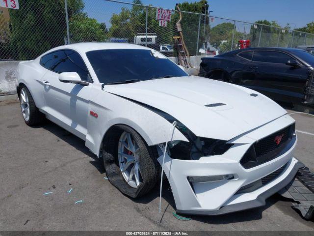  Salvage Ford Mustang