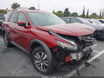  Salvage Nissan Pathfinder