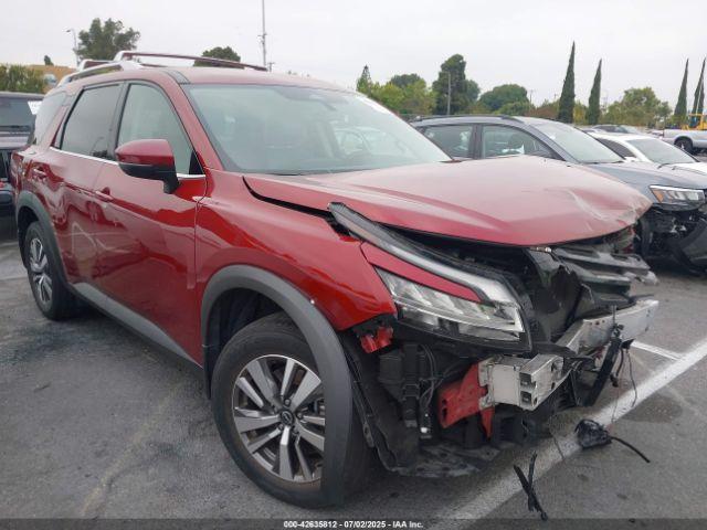 Salvage Nissan Pathfinder