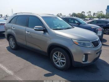  Salvage Kia Sorento