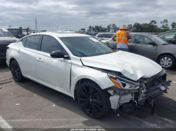  Salvage Nissan Altima