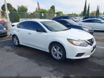  Salvage Nissan Altima