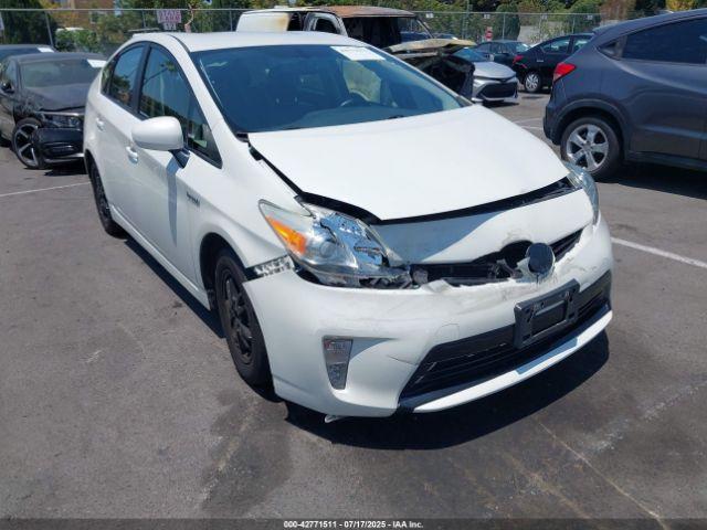  Salvage Toyota Prius