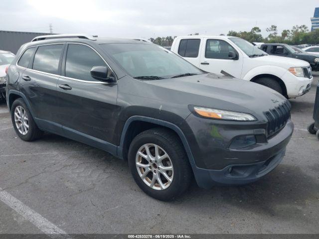  Salvage Jeep Cherokee