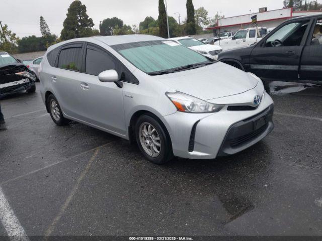  Salvage Toyota Prius v