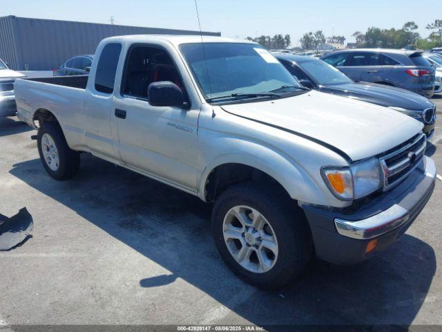  Salvage Toyota Tacoma