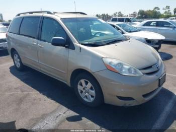  Salvage Toyota Sienna