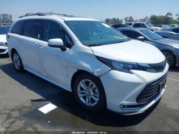  Salvage Toyota Sienna