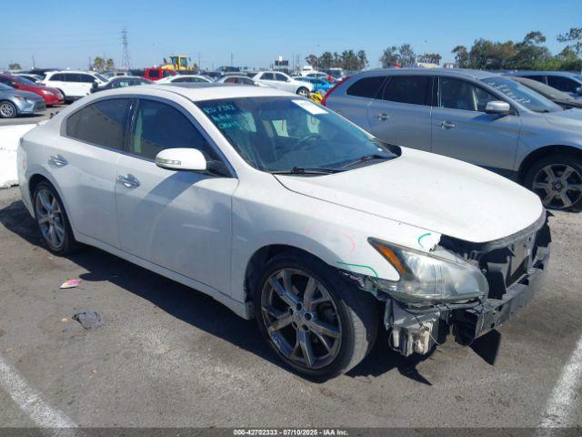  Salvage Nissan Maxima