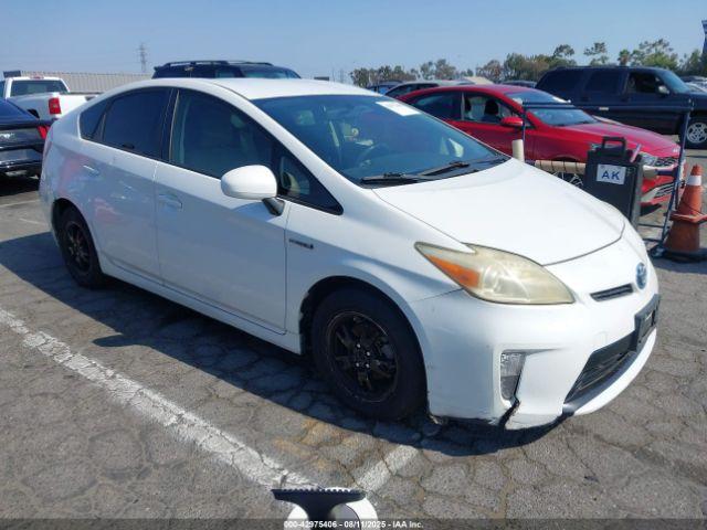  Salvage Toyota Prius