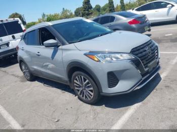  Salvage Nissan Kicks