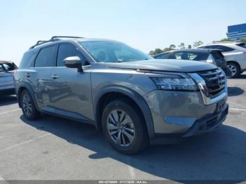  Salvage Nissan Pathfinder