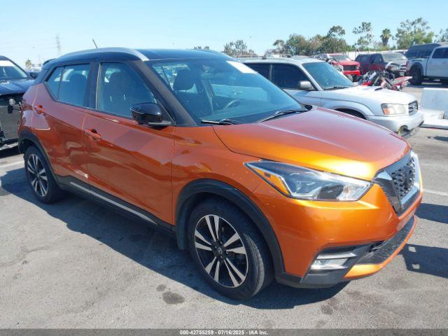  Salvage Nissan Kicks