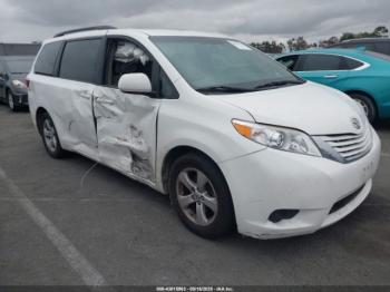  Salvage Toyota Sienna