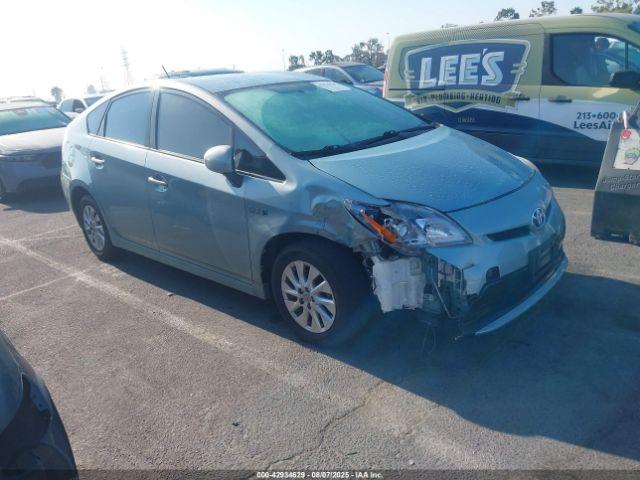  Salvage Toyota Prius