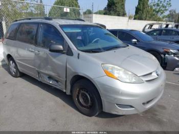  Salvage Toyota Sienna