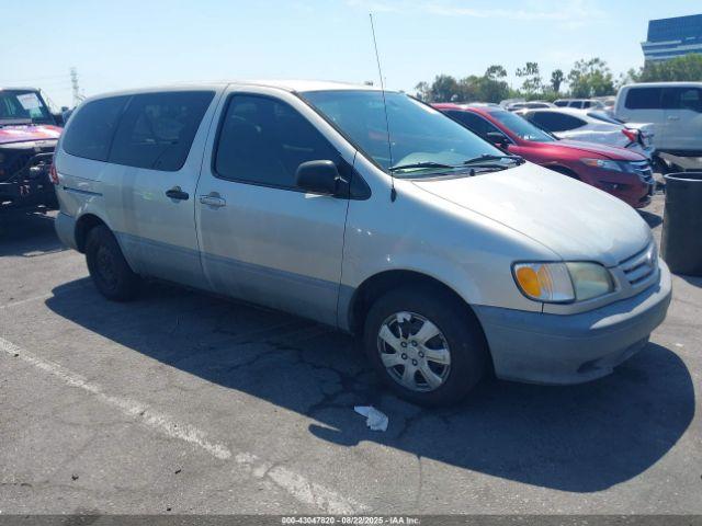  Salvage Toyota Sienna