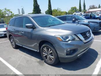  Salvage Nissan Pathfinder
