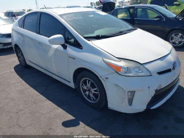  Salvage Toyota Prius