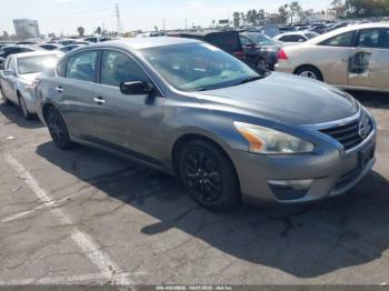  Salvage Nissan Altima