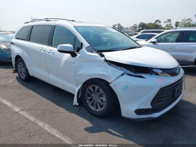  Salvage Toyota Sienna