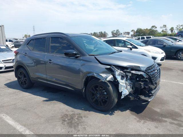  Salvage Nissan Kicks