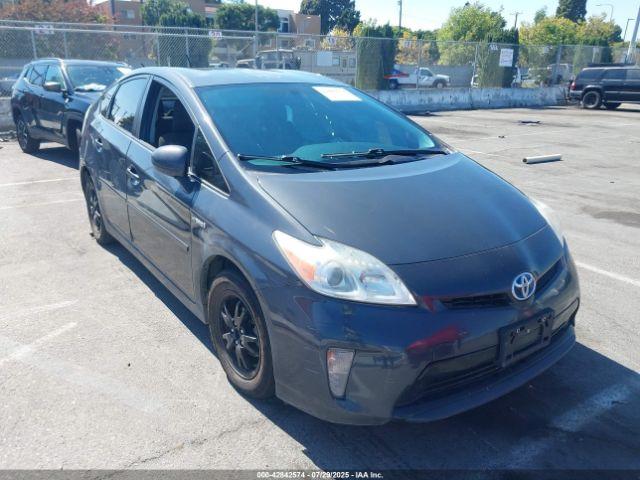  Salvage Toyota Prius