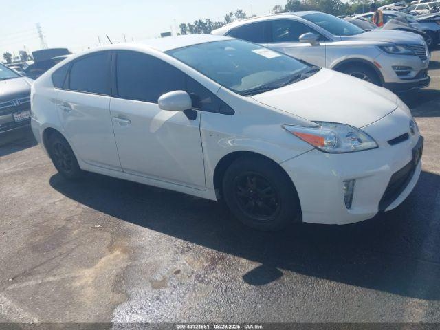  Salvage Toyota Prius