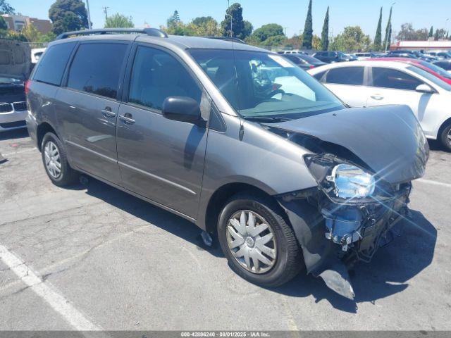  Salvage Toyota Sienna