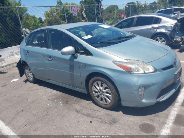  Salvage Toyota Prius