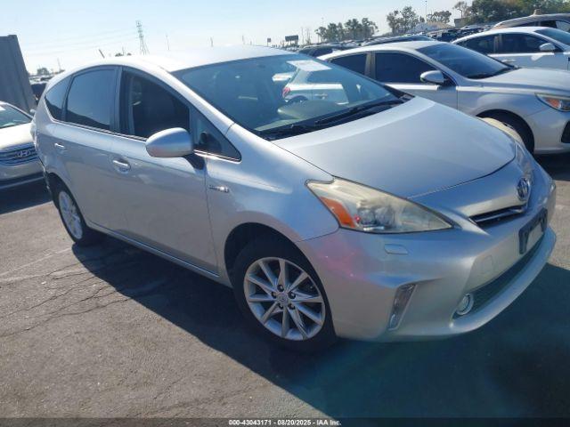  Salvage Toyota Prius v