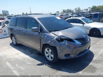  Salvage Toyota Sienna