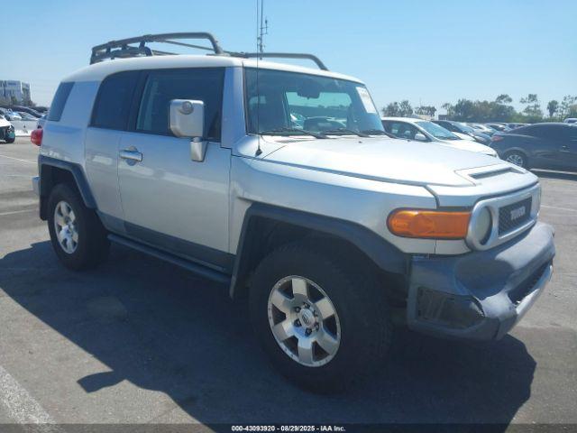  Salvage Toyota FJ Cruiser