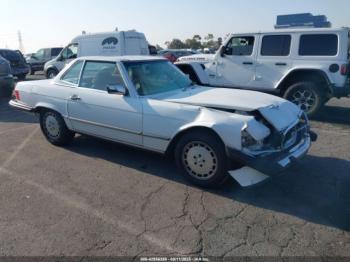  Salvage Mercedes-Benz 560