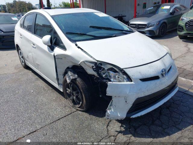  Salvage Toyota Prius