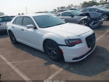  Salvage Chrysler 300