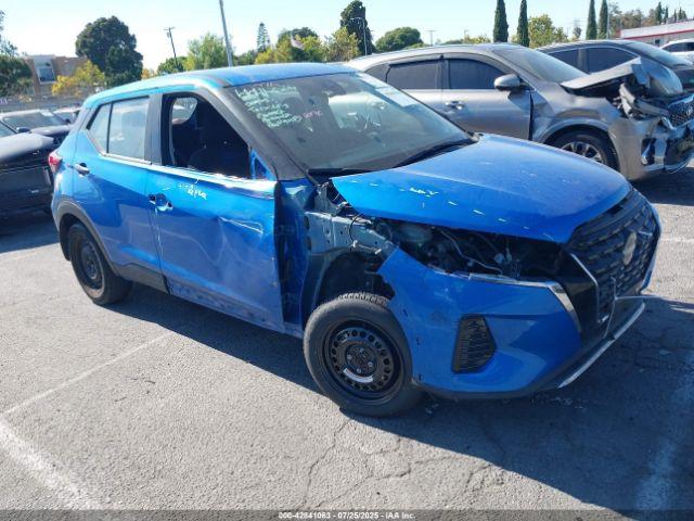  Salvage Nissan Kicks