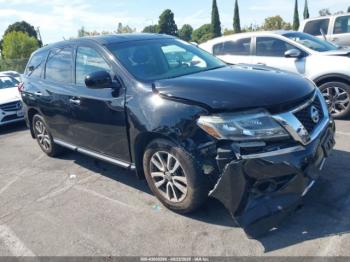  Salvage Nissan Pathfinder