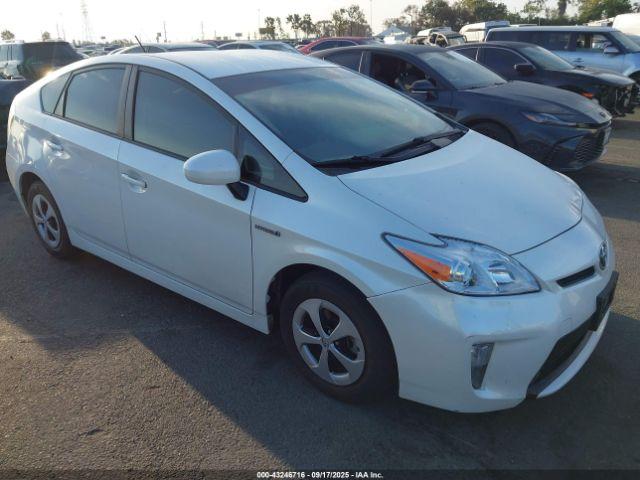  Salvage Toyota Prius