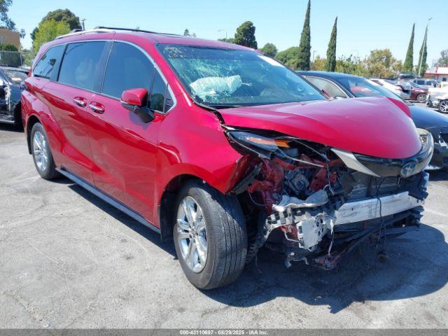  Salvage Toyota Sienna