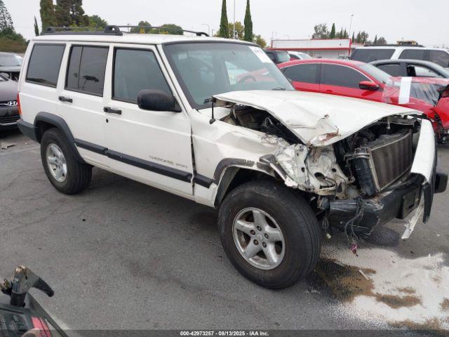  Salvage Jeep Cherokee
