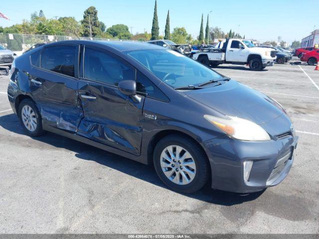 Salvage Toyota Prius