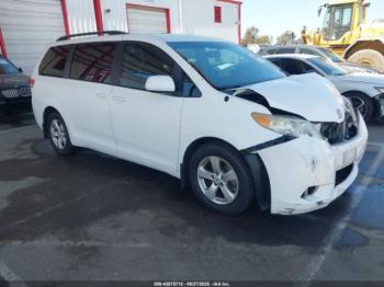 Salvage Toyota Sienna