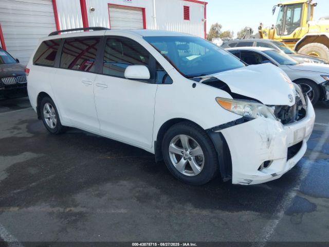  Salvage Toyota Sienna
