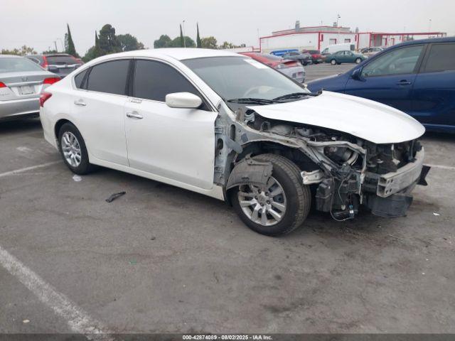  Salvage Nissan Altima